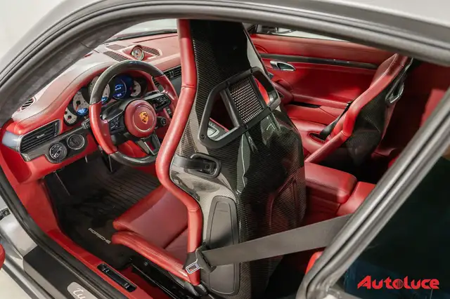 Porsche 911 view 15
