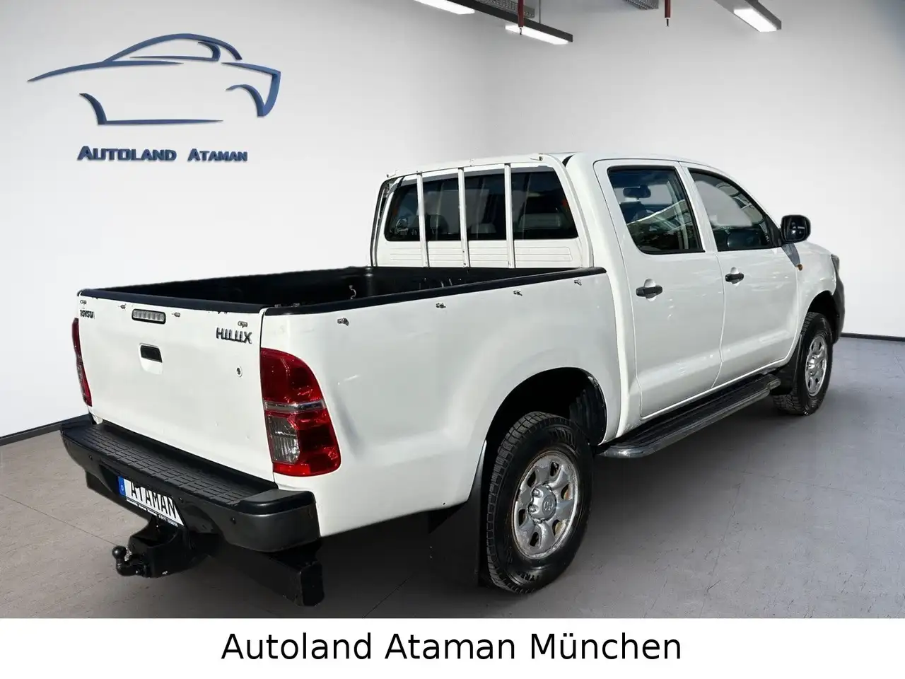 TOYOTA HILUX 2.5D - DOUBLE CAB - 144 ch - 156 341KMS - ATTELAGE - CT OK