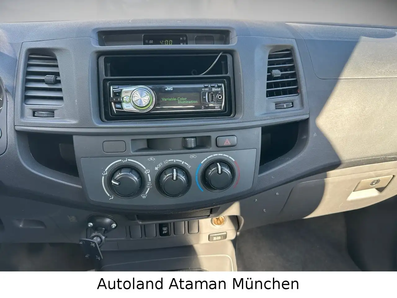 TOYOTA HILUX 2.5D - DOUBLE CAB - 144 ch - 156 341KMS - ATTELAGE - CT OK