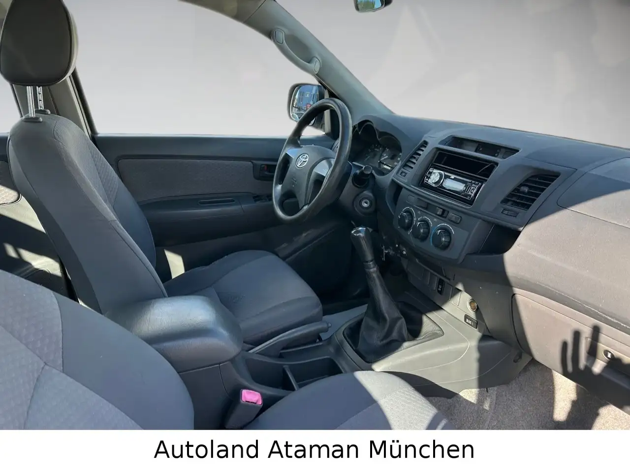TOYOTA HILUX 2.5D - DOUBLE CAB - 144 ch - 156 341KMS - ATTELAGE - CT OK