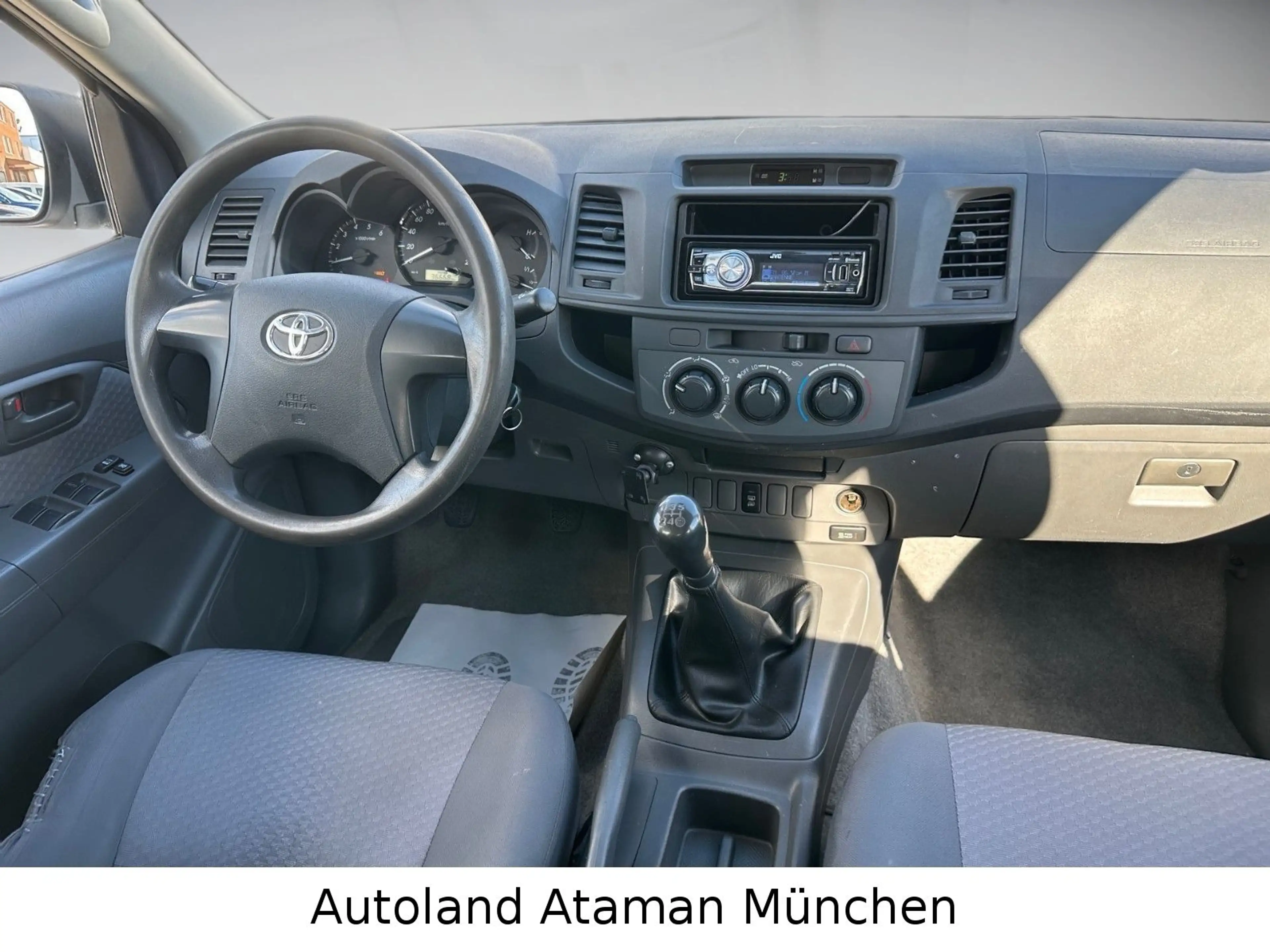 Toyota Hilux 2.5D *Double Cab* / AHK — photo 9