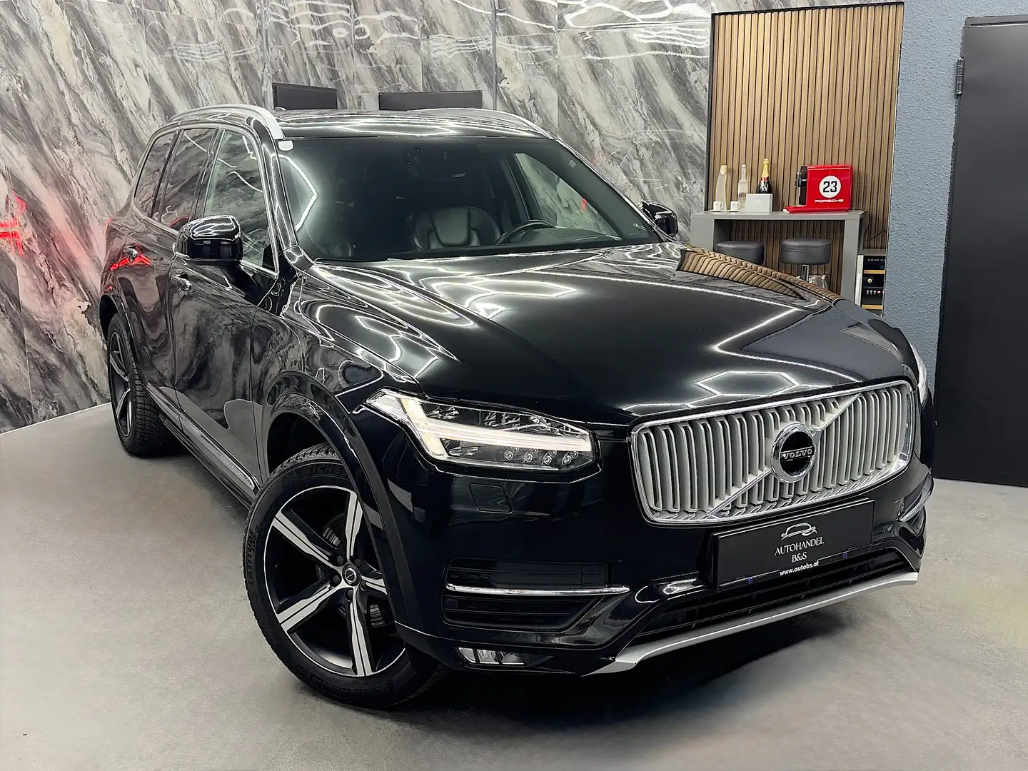 Volvo XC90 T6 AWD Inscription *7-SITZER, 87.000KM, 1.BESITZ* Schwarz - 1