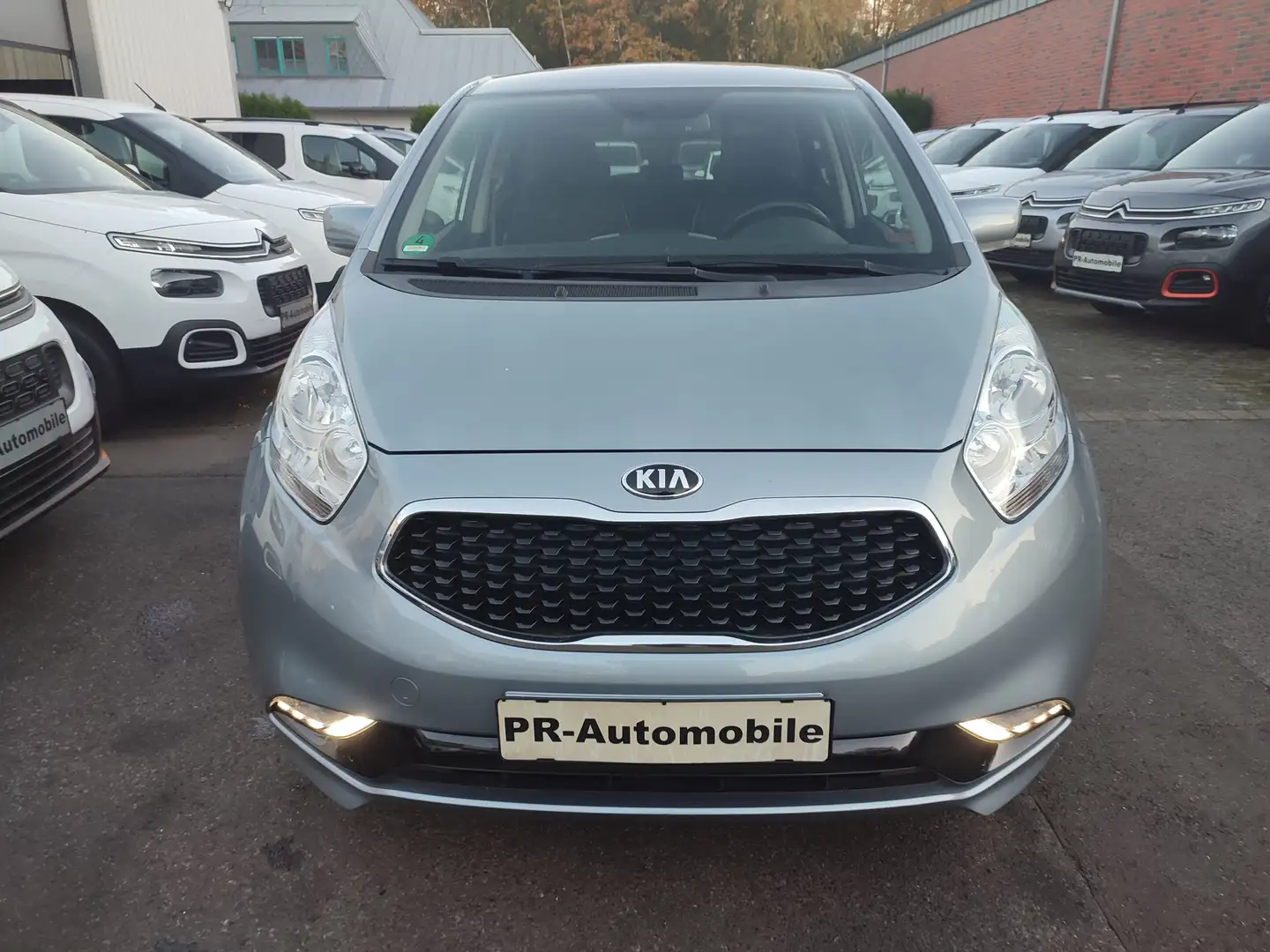 Kia Venga 1.6 Automatik/Klimaaut./Navi+Cam/Alufelgen Grau - 2