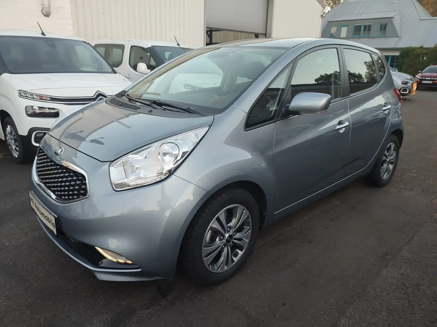 Kia Venga 1.6 Automatik/Klimaaut./Navi+Cam/Alufelgen Grau - 1