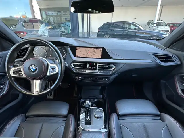 BMW 1 Series view 13