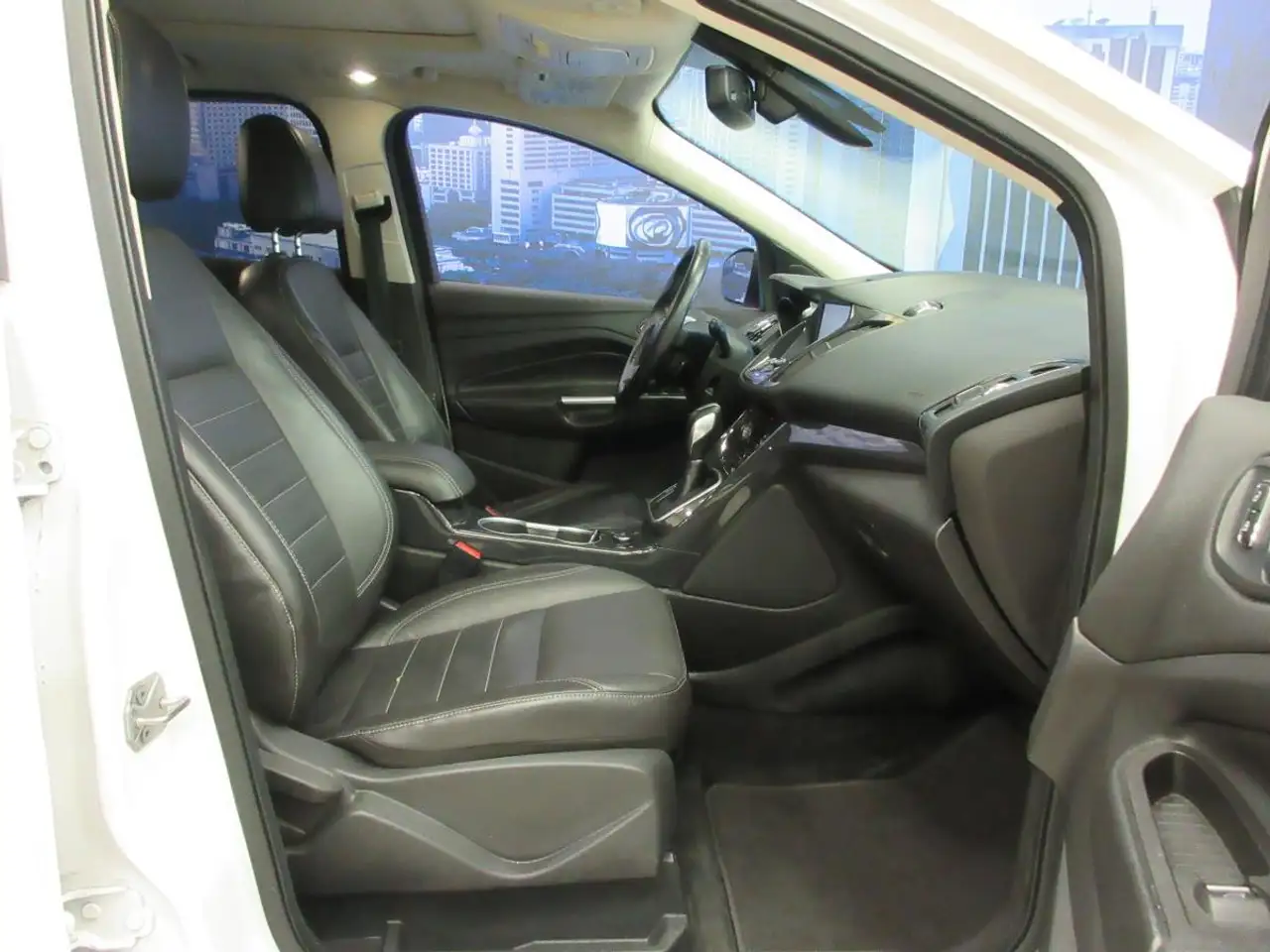 Ford Escape снимка Ford Escape