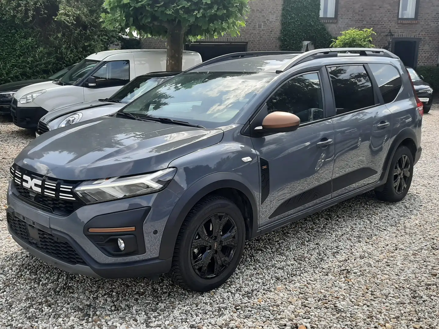 Dacia Jogger Extreme Luxe Grau - 1