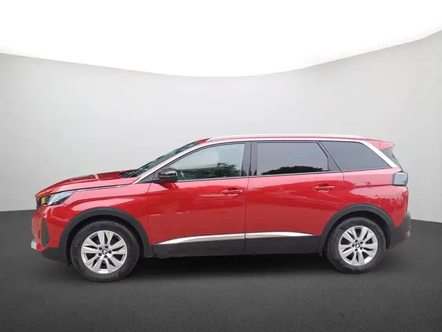Peugeot 5008 view 4
