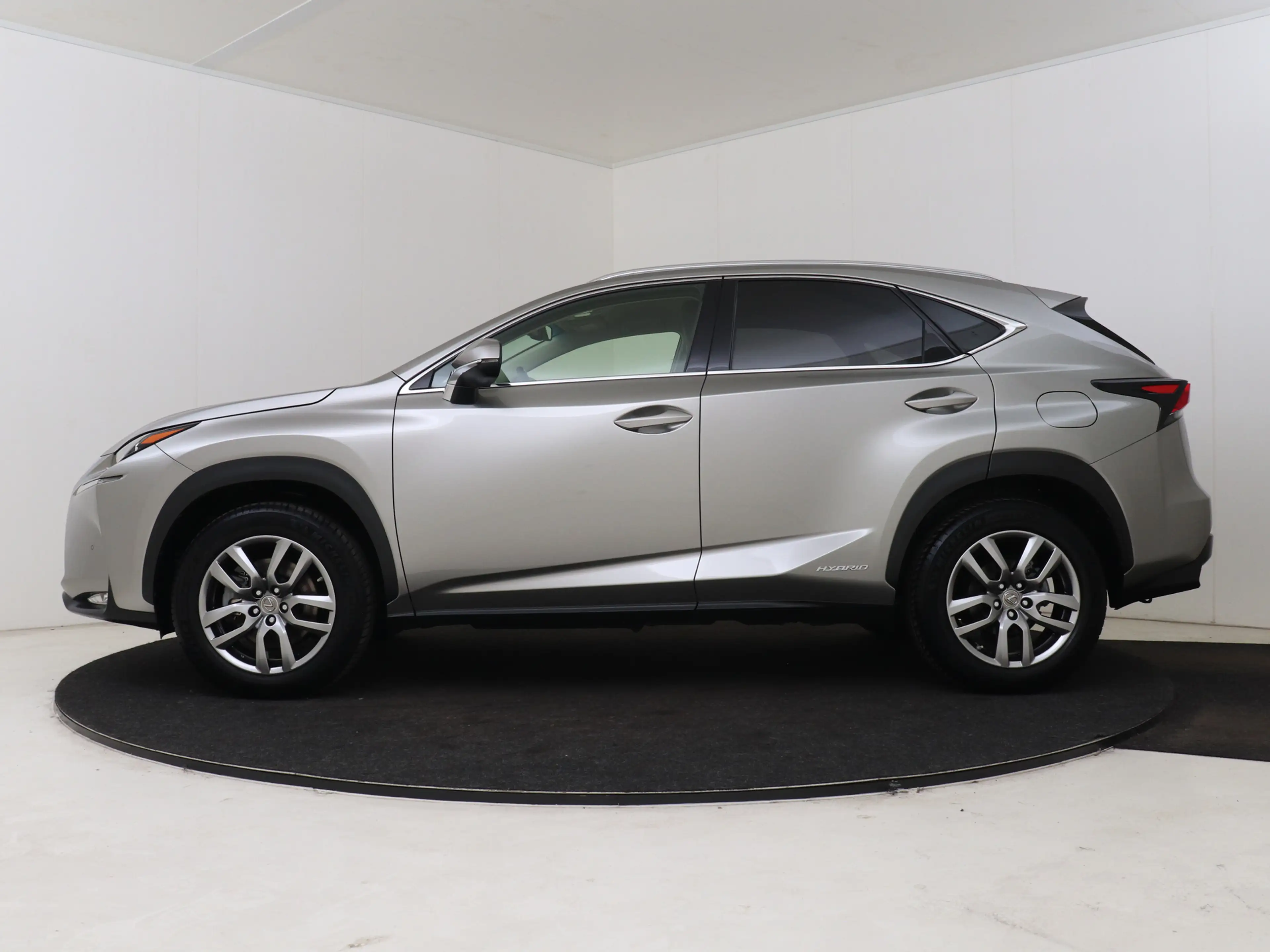 Lexus NX 300h AWD Luxury Line | Keyless entry | LED Verlichting — photo 3
