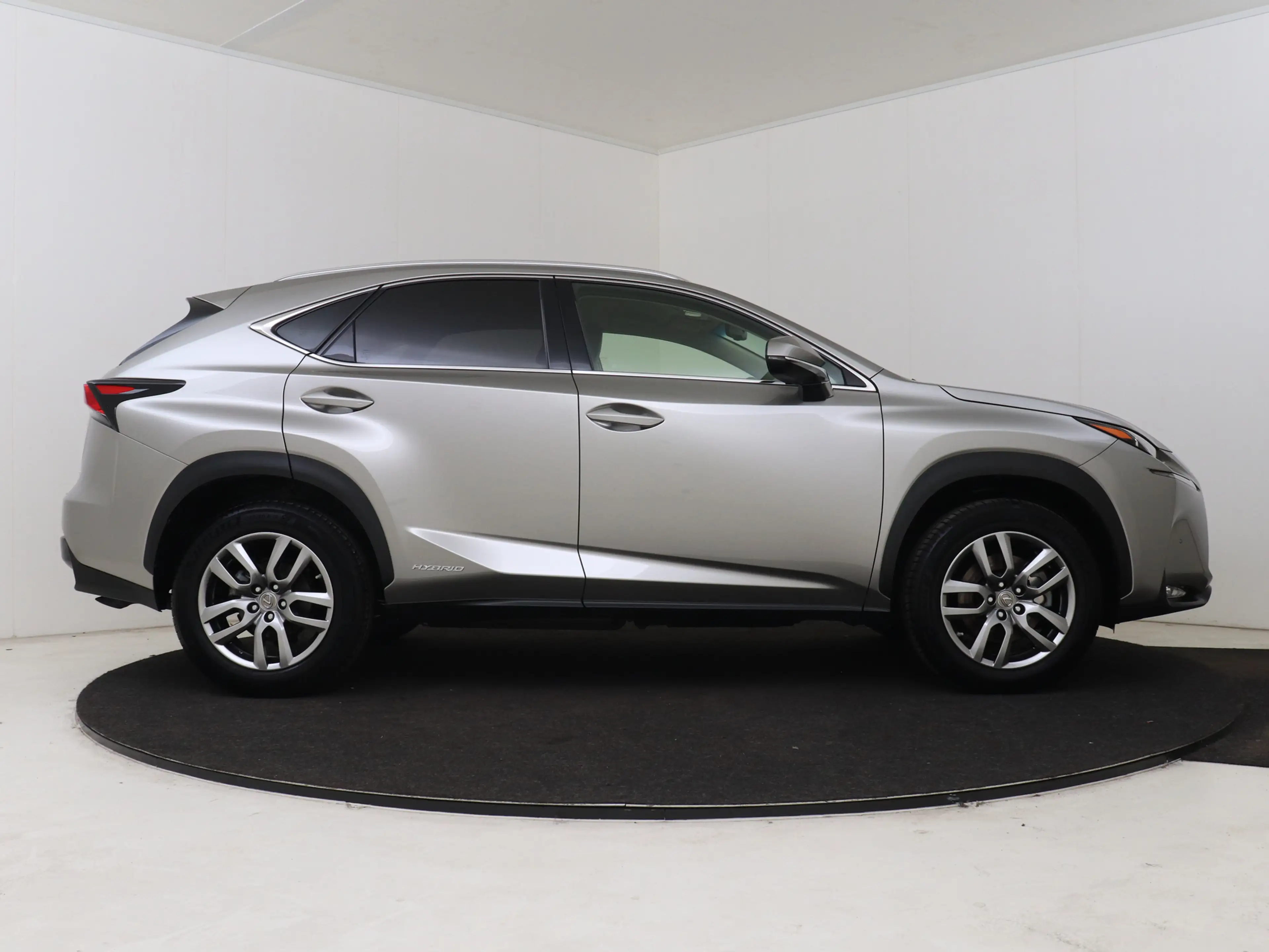 Lexus NX 300h AWD Luxury Line | Keyless entry | LED Verlichting — photo 14
