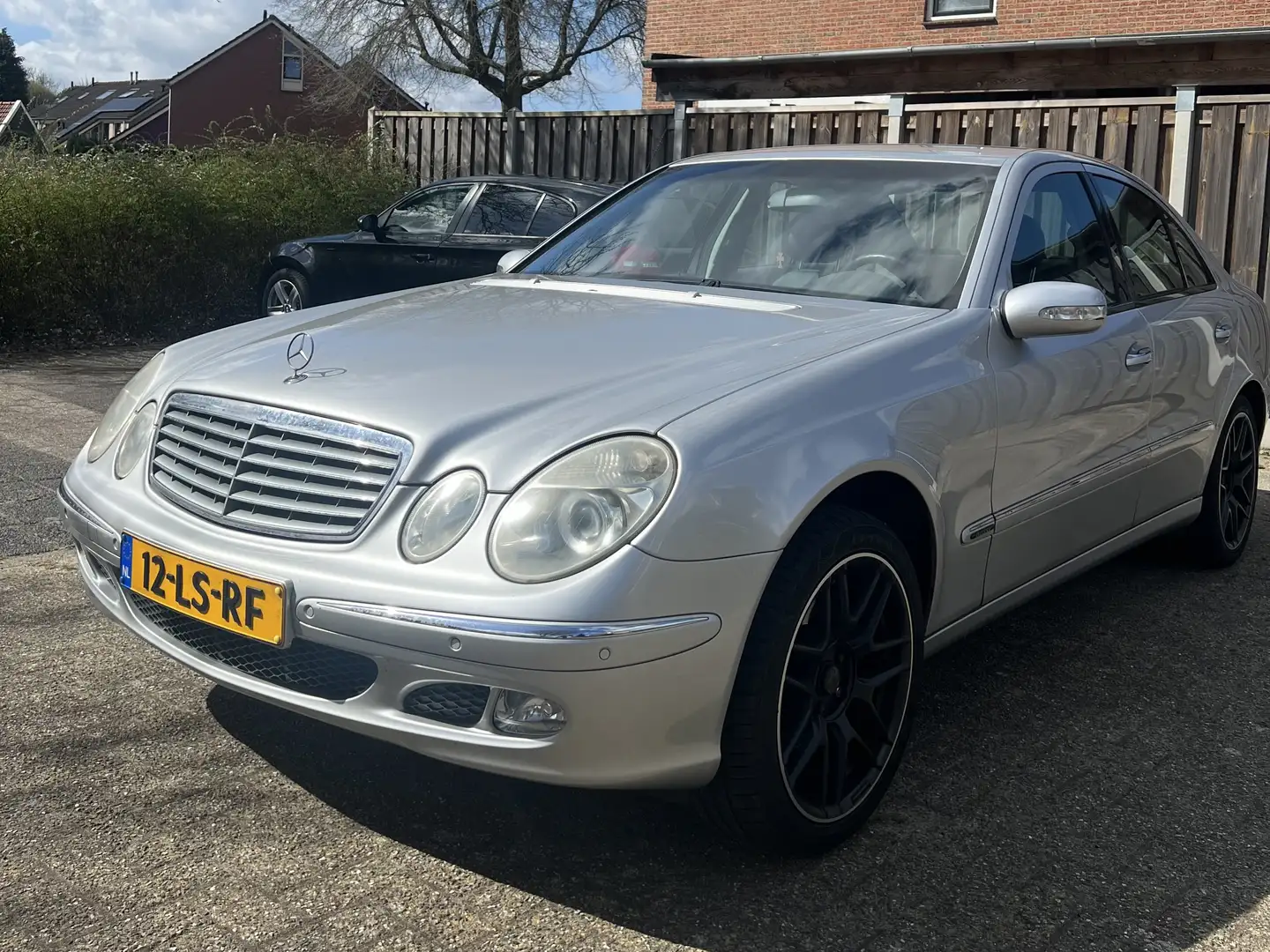 Mercedes-Benz E 240 Elegance Benzine Automaat 2003 Origineel NL-auto Grijs - 1