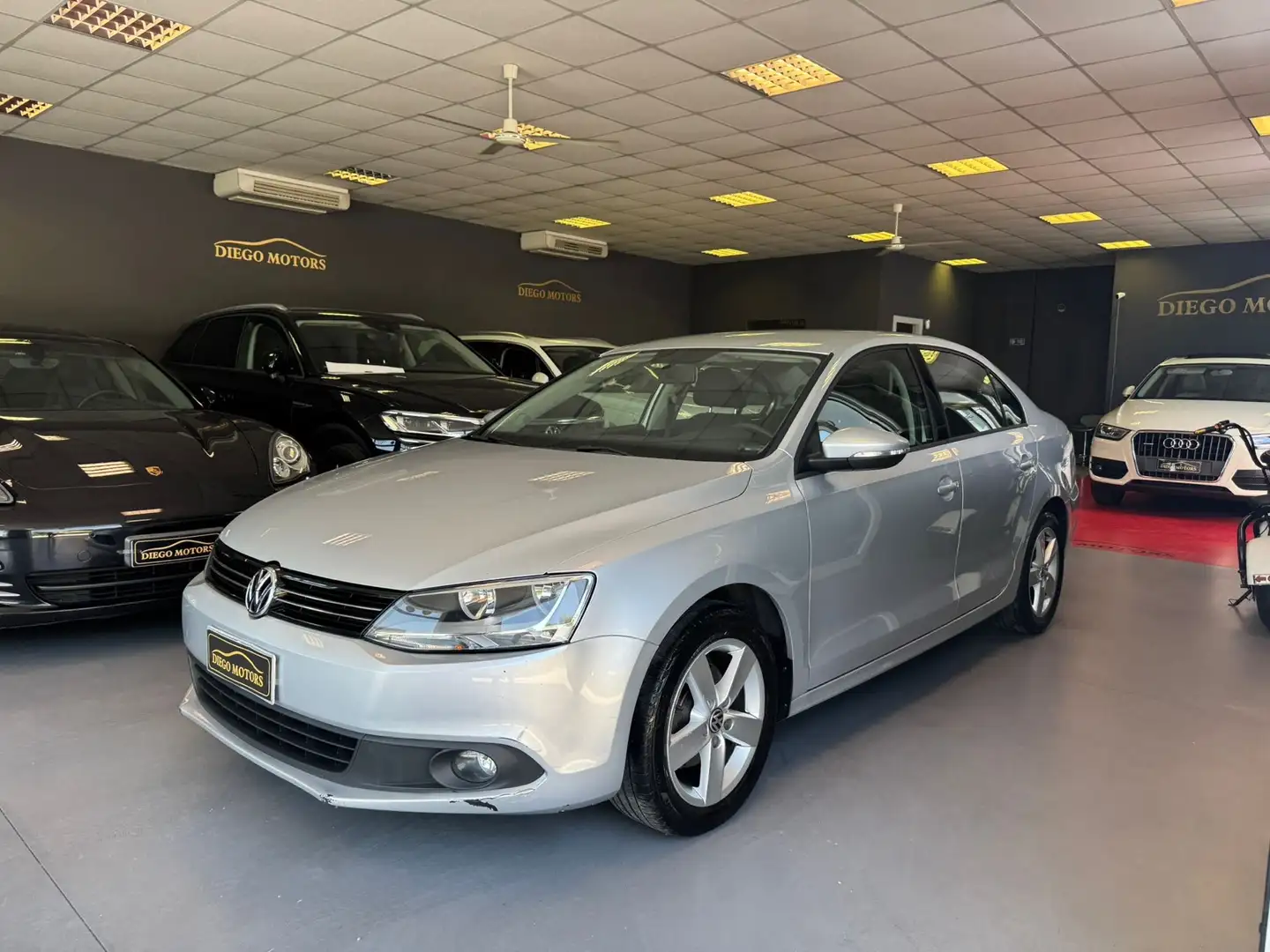 Volkswagen Jetta 1.6 tdi dpf impeccabile cinghia dentata, fatta Argento - 1