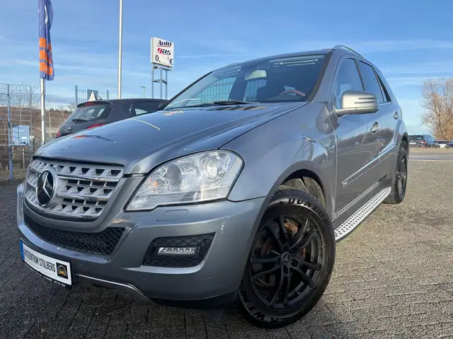 Mercedes-Benz ML 350 BlueTec 4Matic NAVI/Leder/Kamera/AHK/Airmatic