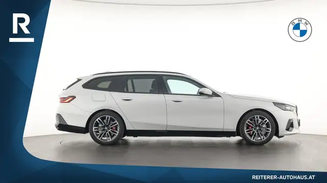 BMW 5 Series view 8