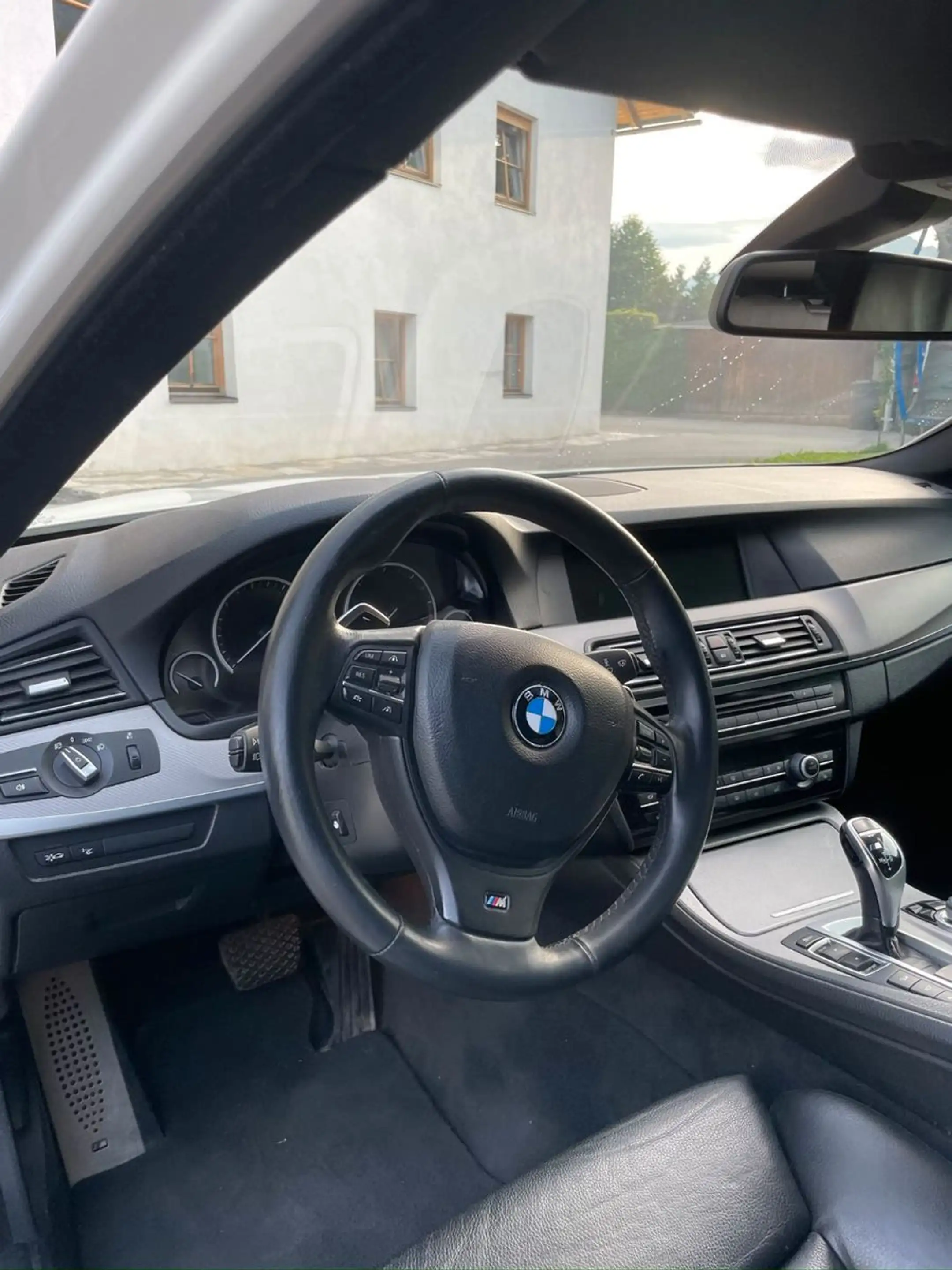 BMW 550 5 Touring M550 d xDrive — photo 13
