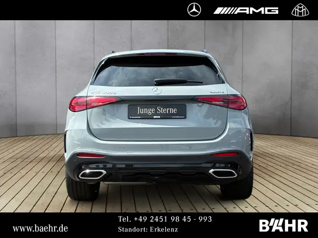 Mercedes-Benz 300 view 8