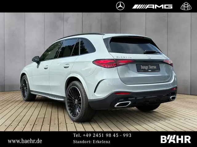 Mercedes-Benz 300 view 3