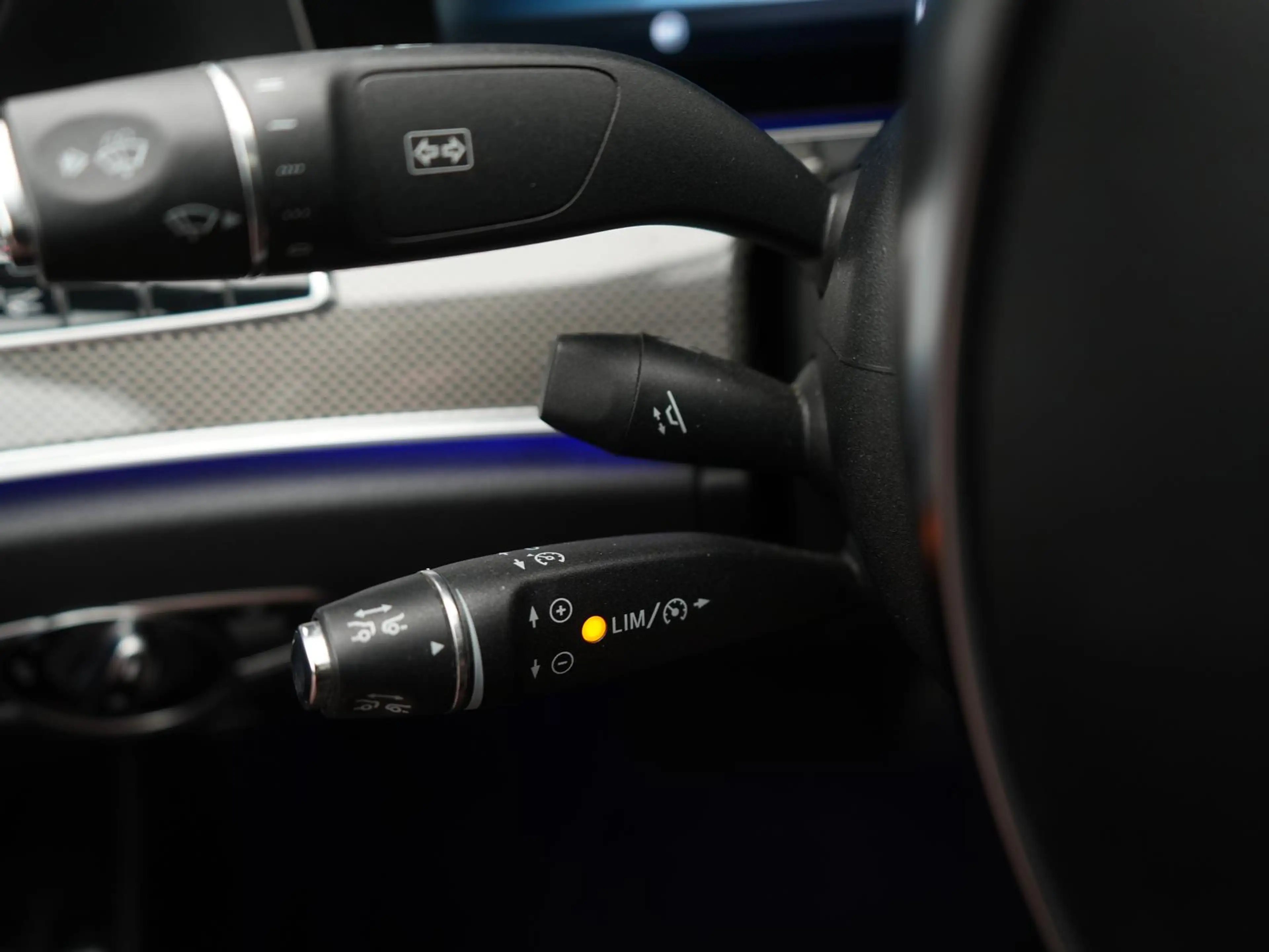 Mercedes-Benz E 400 4Matic AMG-Line,PANO,AHK,HUD,360°,MEMORY — photo 14