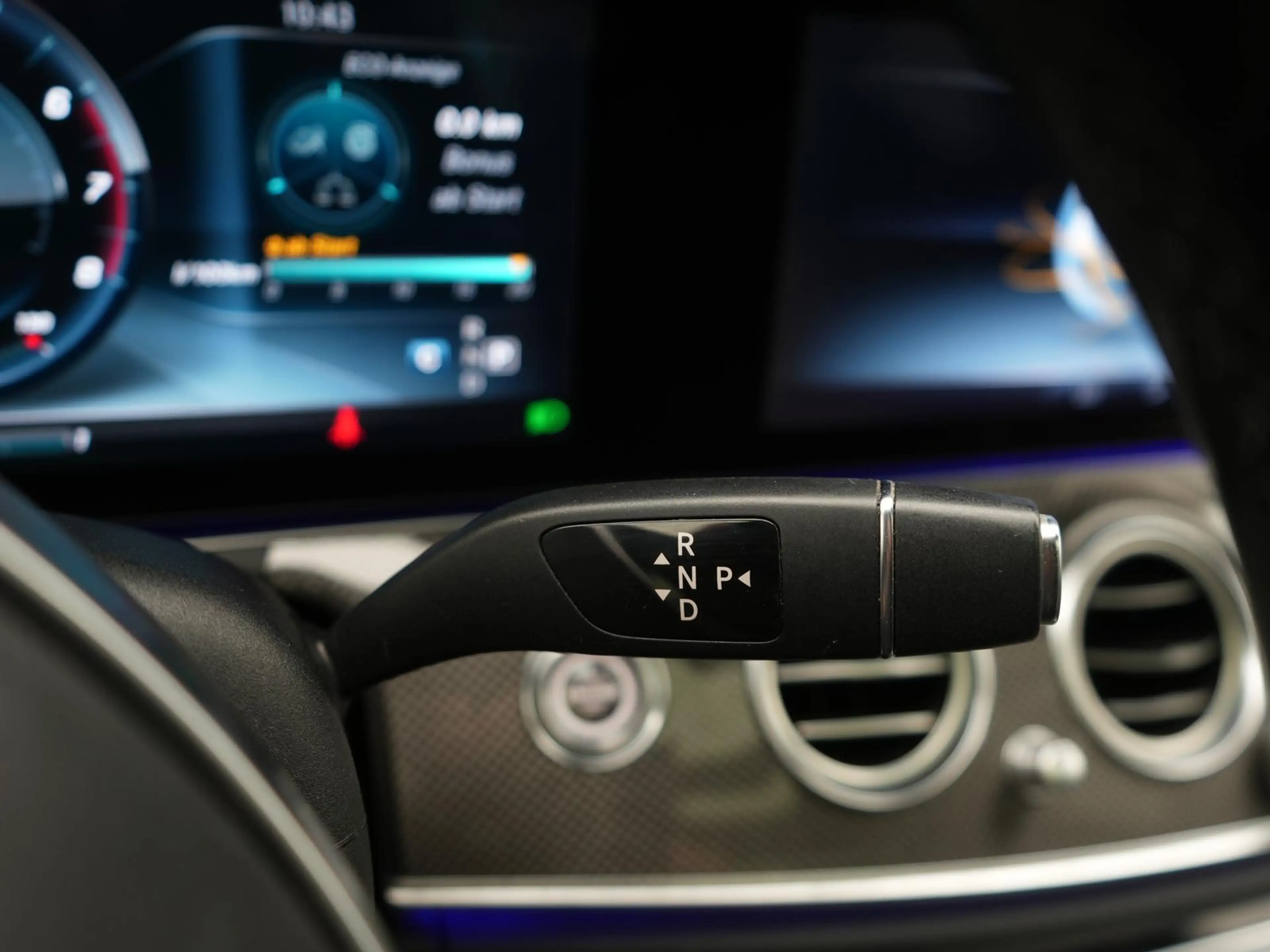 Mercedes-Benz E 400 4Matic AMG-Line,PANO,AHK,HUD,360°,MEMORY — photo 15