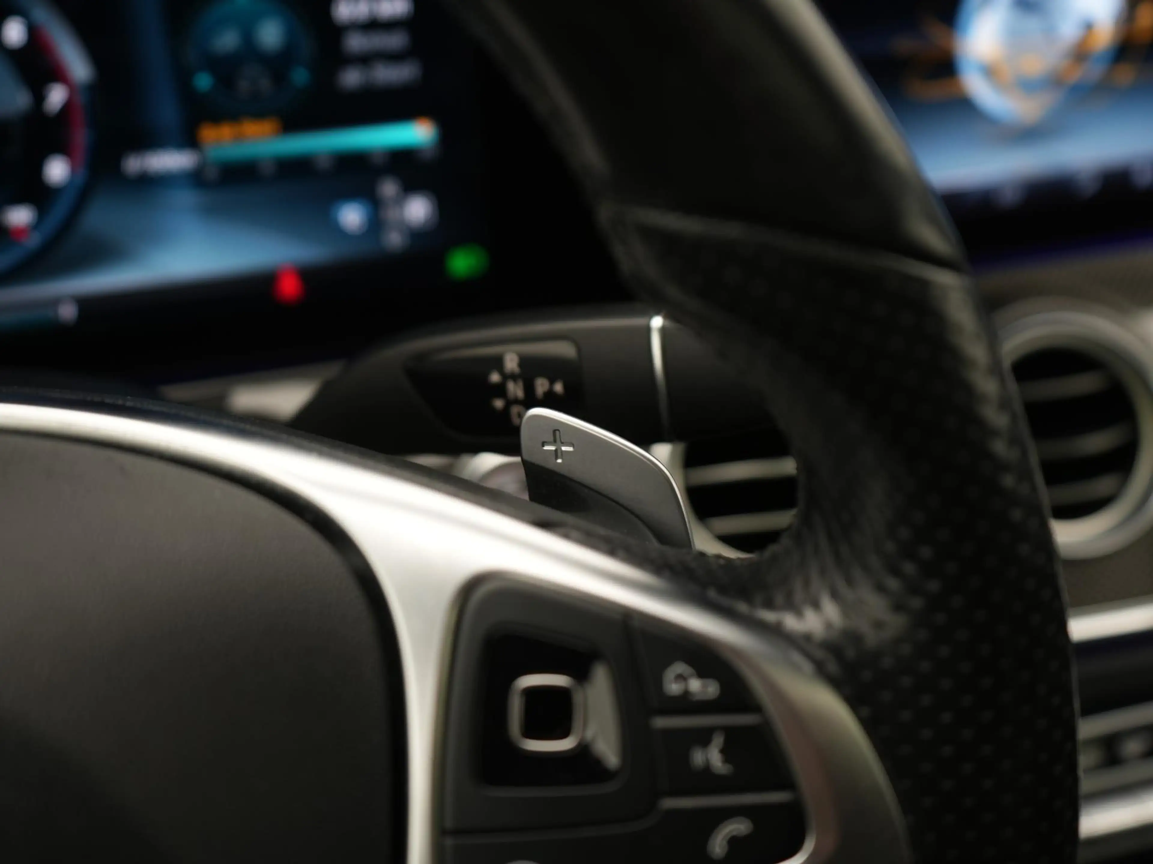 Mercedes-Benz E 400 4Matic AMG-Line,PANO,AHK,HUD,360°,MEMORY — photo 13