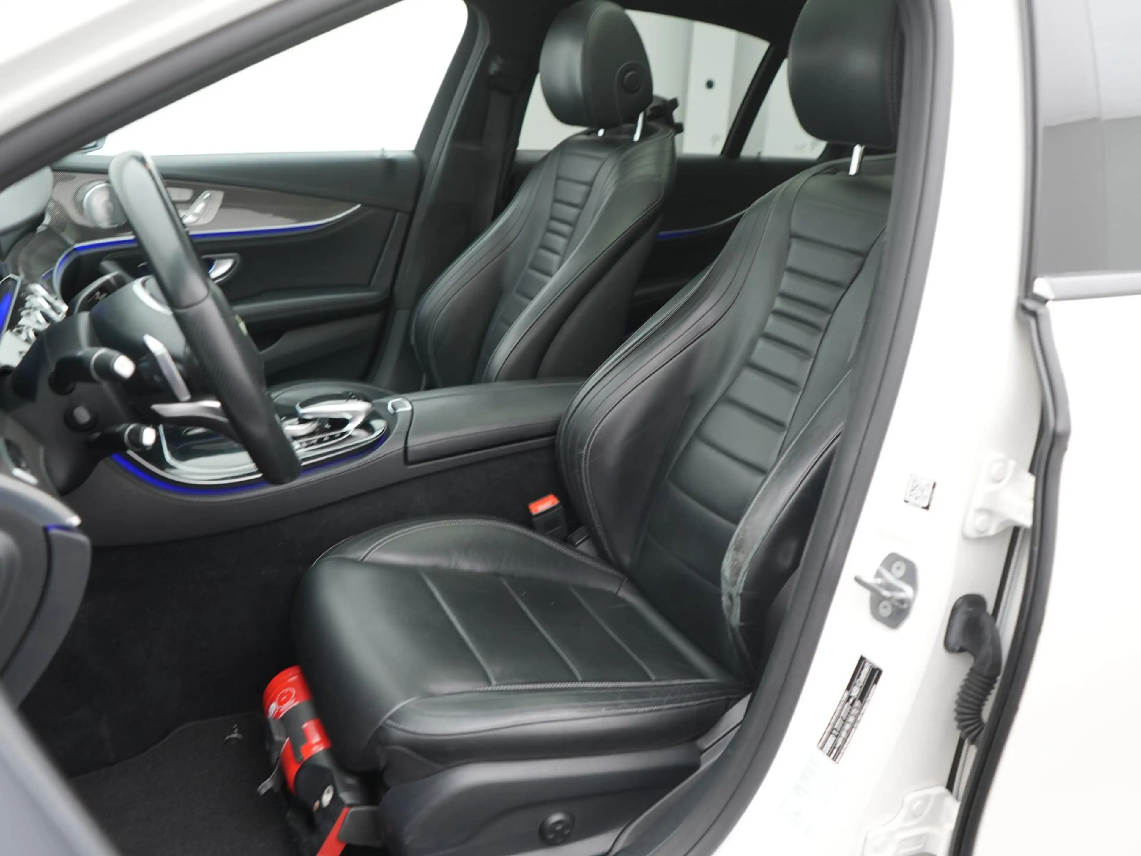 Mercedes-Benz E 400 4Matic AMG-Line,PANO,AHK,HUD,360°,MEMORY — photo 6