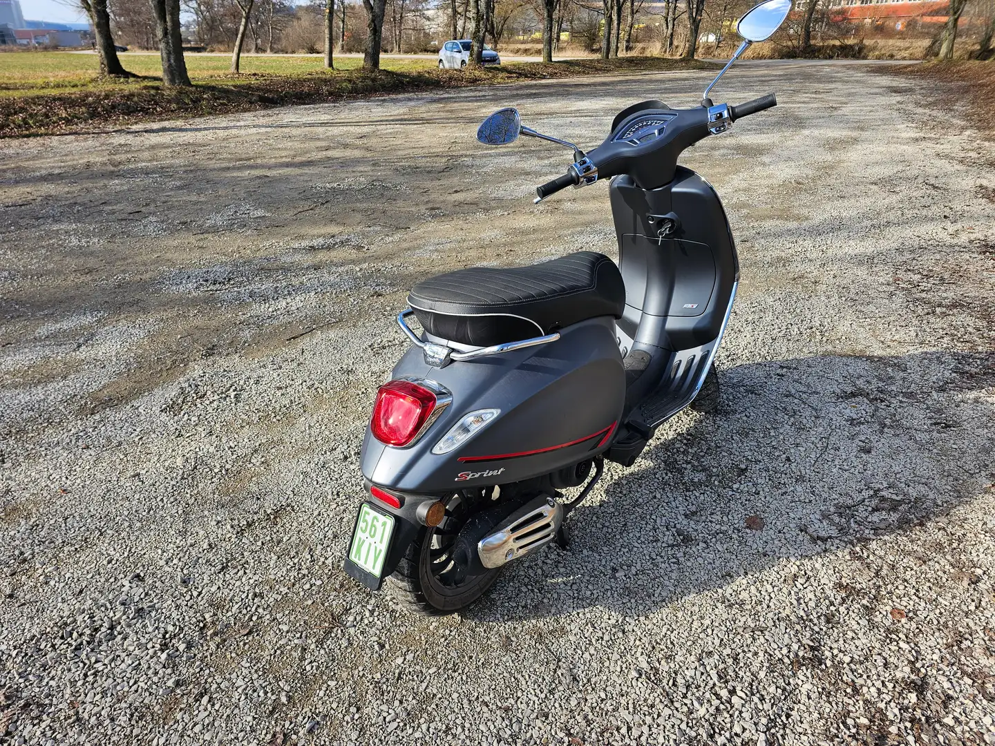Vespa Primavera 50 Piaggio Vespa Primavera-Sprint 50 Sport 4T 3V GRAU siva - 1