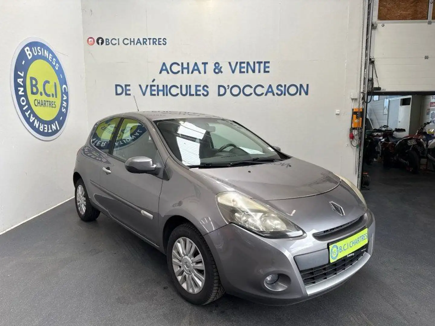 Renault Clio III 1.2 TCE 100CH EXPRESSION CLIM EURO5 3P Gris - 2