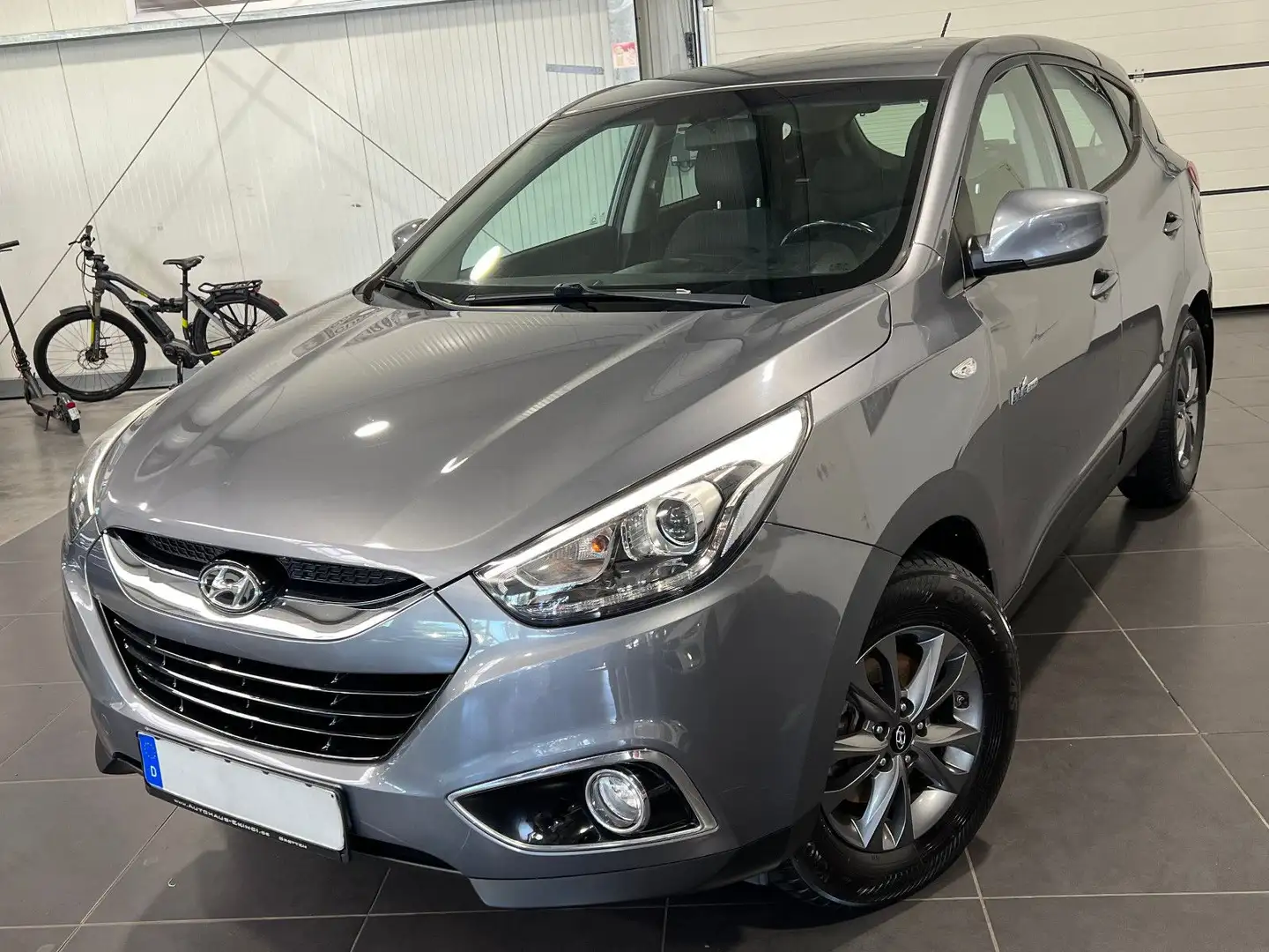 Hyundai iX35 1.6 GDI **PDC*SHZ*BT*Klima** Grau - 1