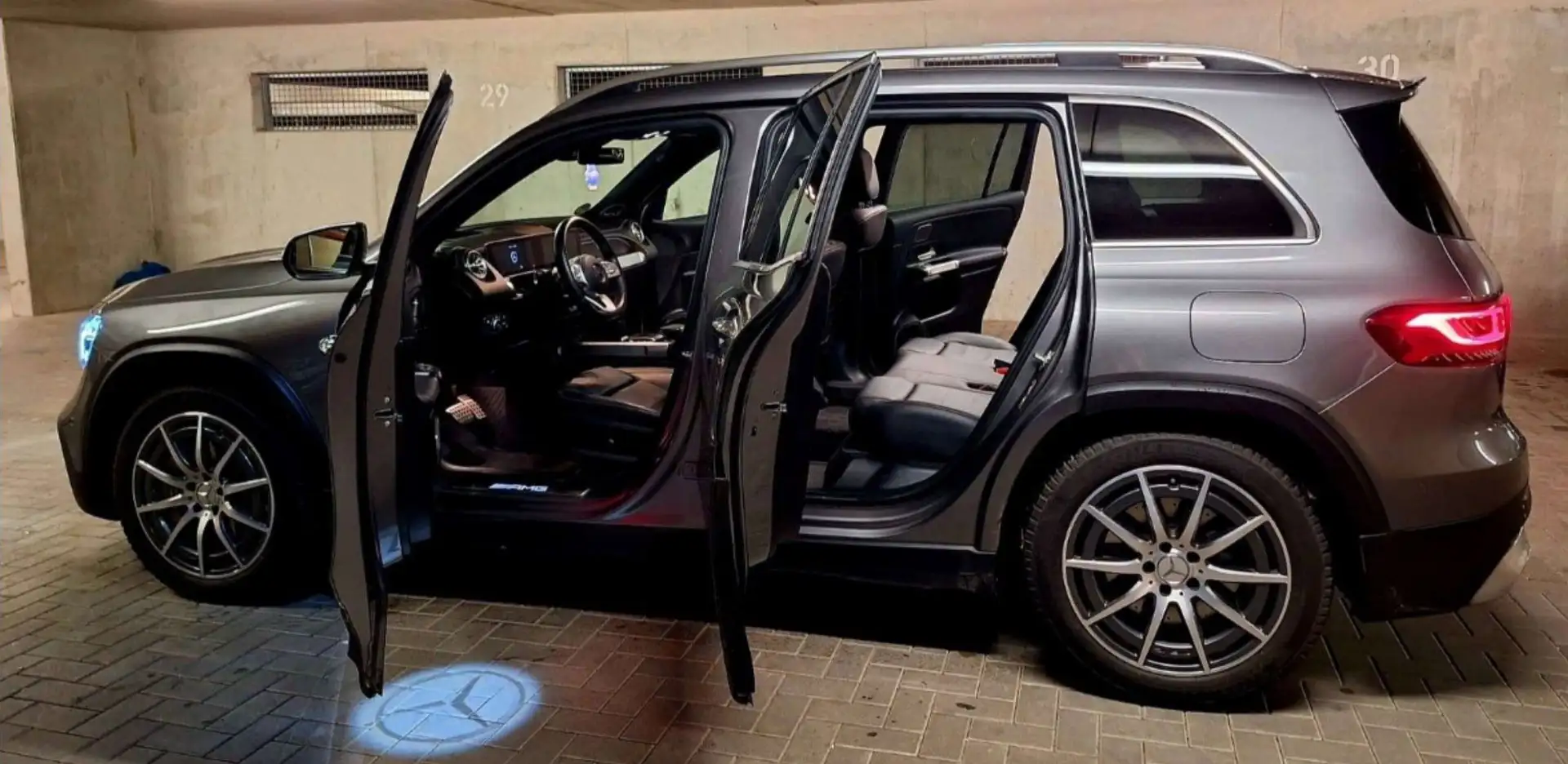 Mercedes-Benz GLB 35 AMG *HUD*Burmester*MBUX*360*NIGHT*STANDHEIZUNG* Grau - 1