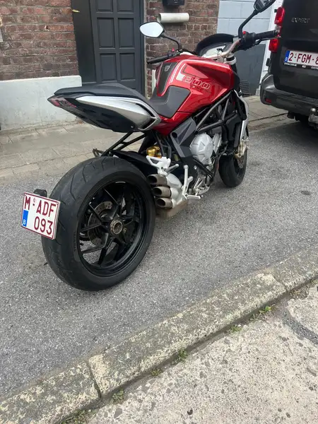 MV Agusta 800 - foto 4