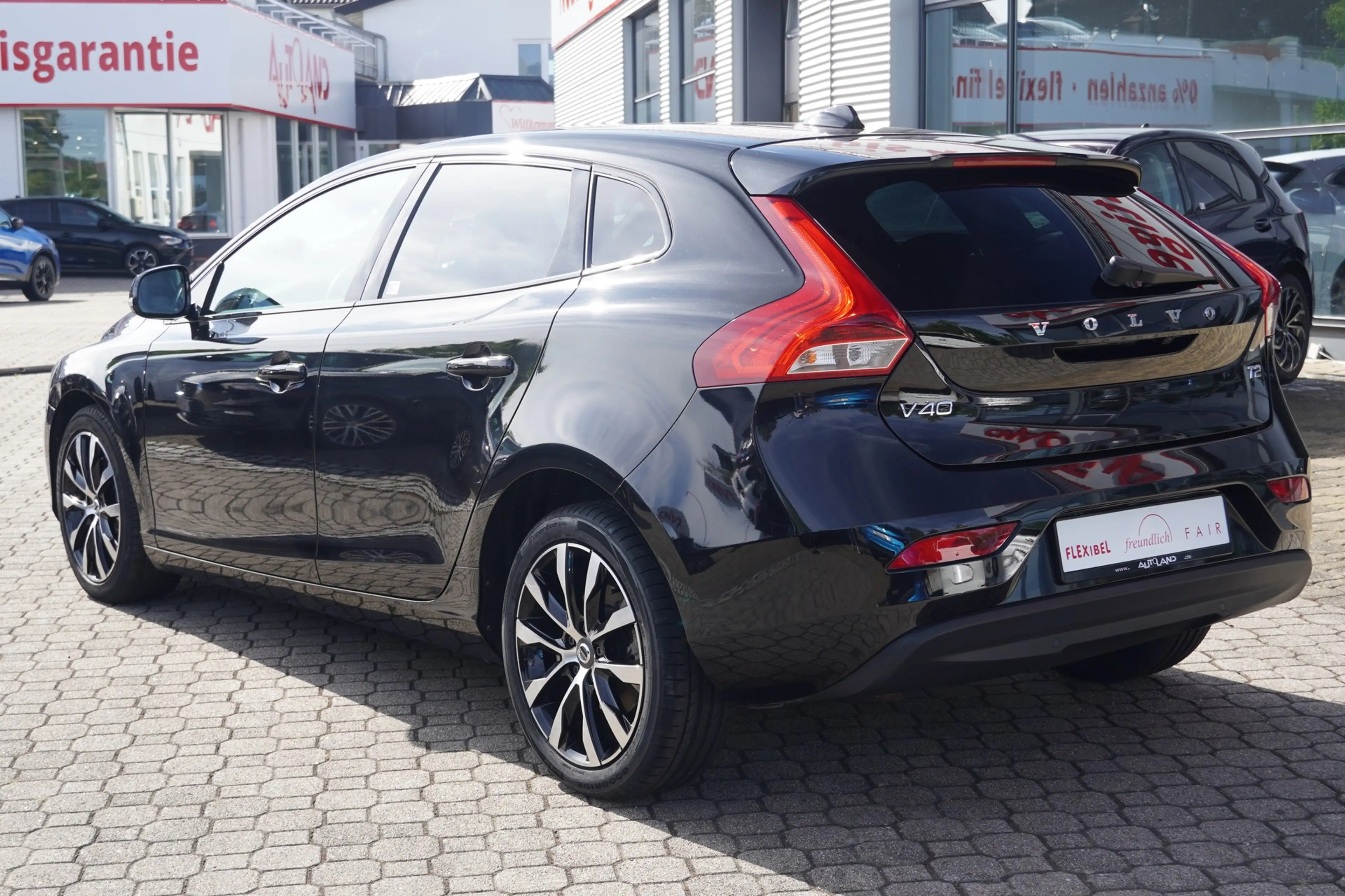 Volvo V40 2.0 Linje Svart Klimaaut. Navi LED Kamera — photo 3