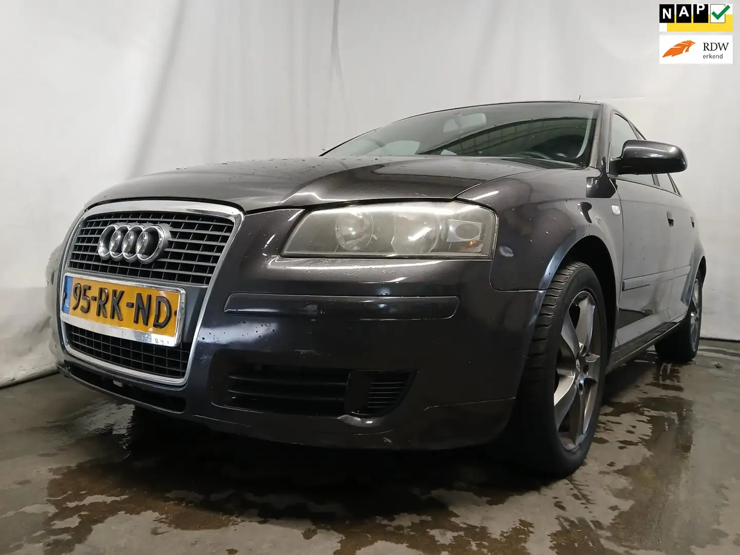 Audi A3 Sportback 1.6 Attraction - Clima - Schade Grey - 1
