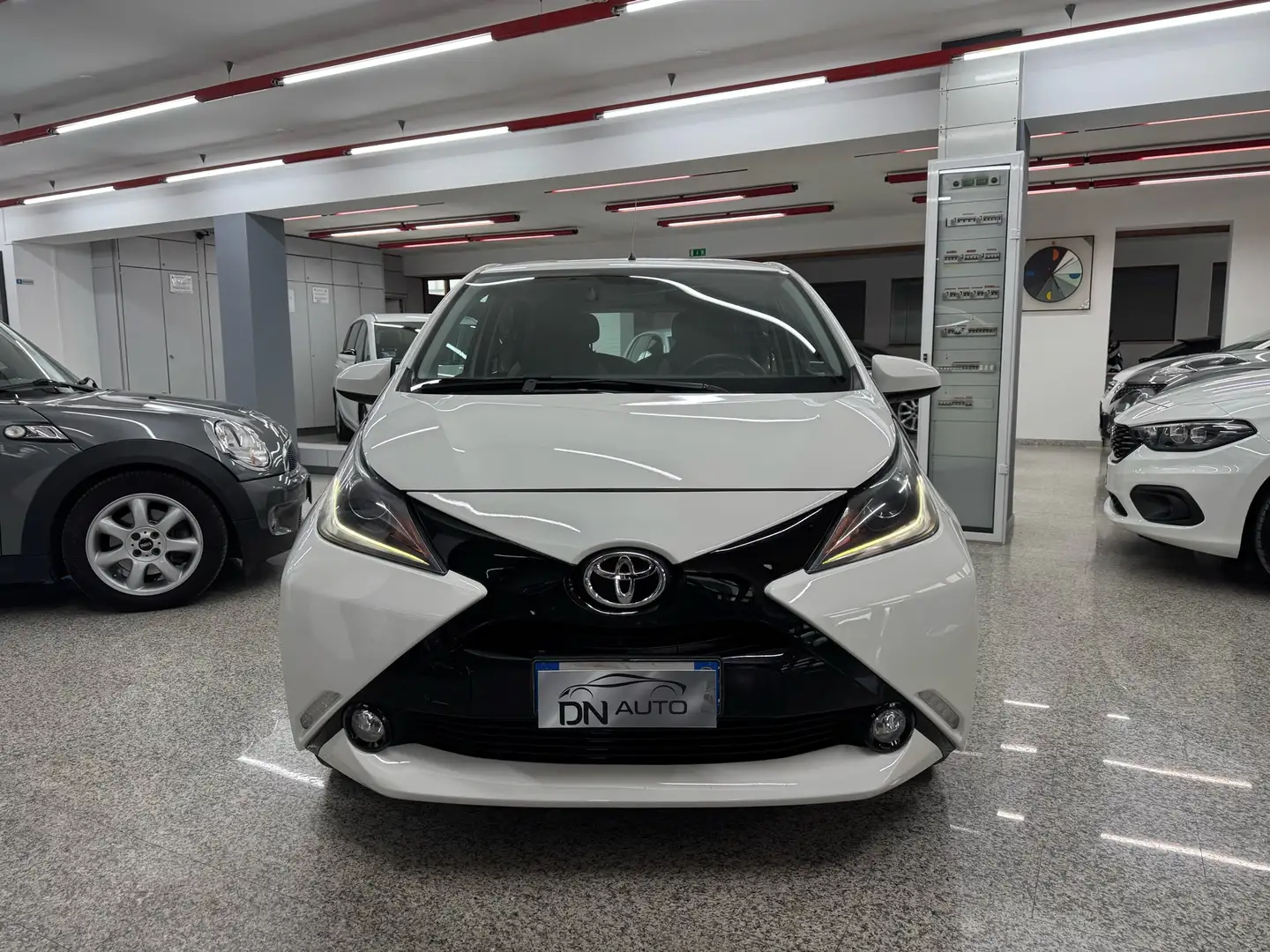 Toyota Aygo Aygo 5p 1.0 x-clusiv m-mt Semiautomatica Blanc - 2