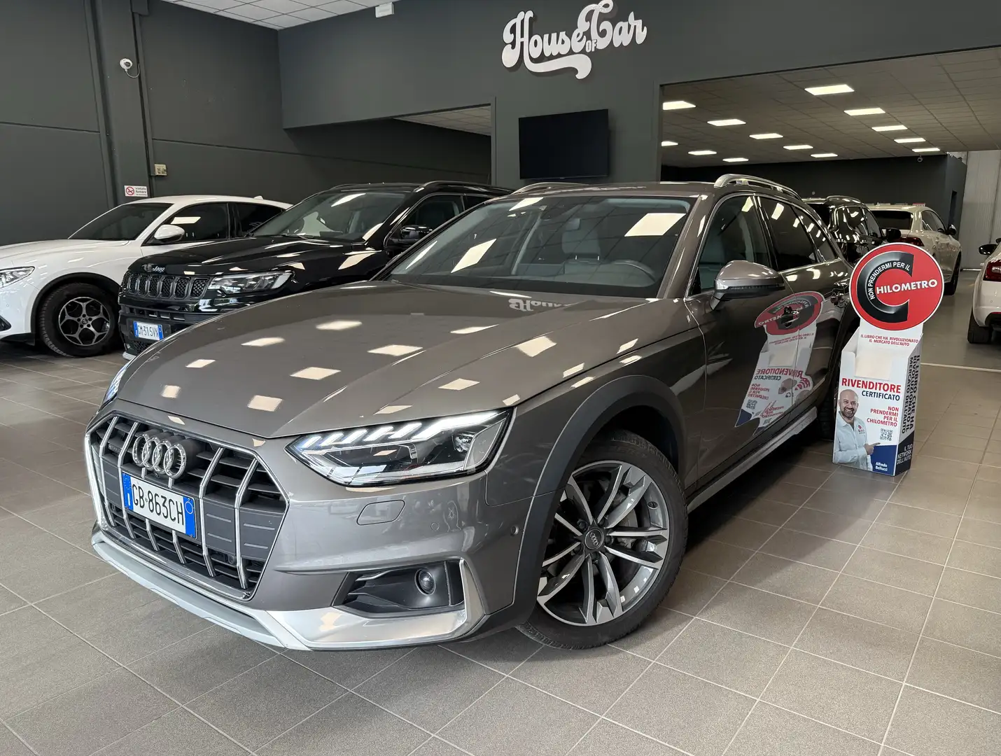Audi A4 allroad 40 2.0 tdi mhev Identity Contrast quattro 204cv s- Grijs - 1