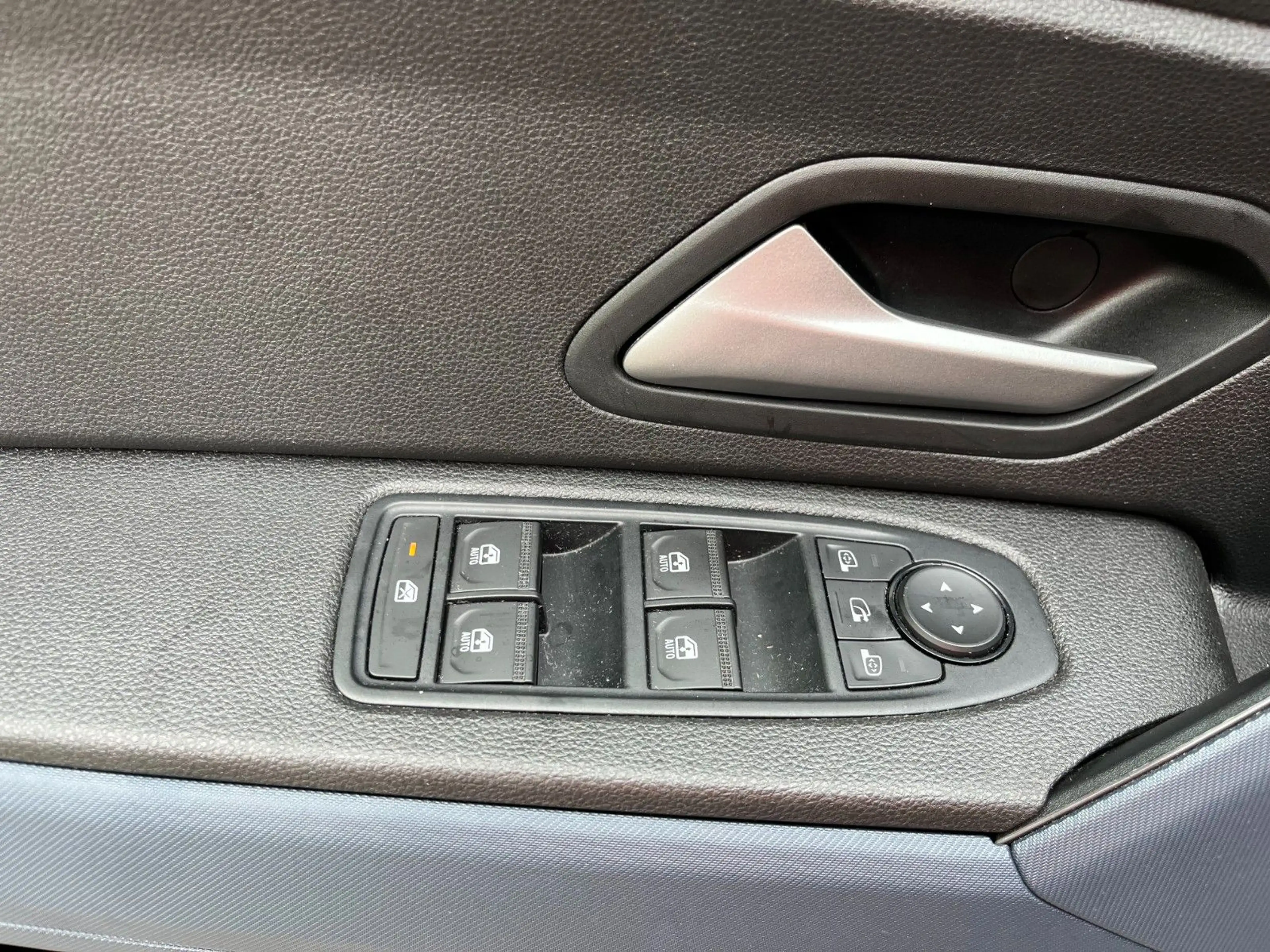 Dacia Duster III TCe 130 Journey GJR 360 Kamera — photo 11
