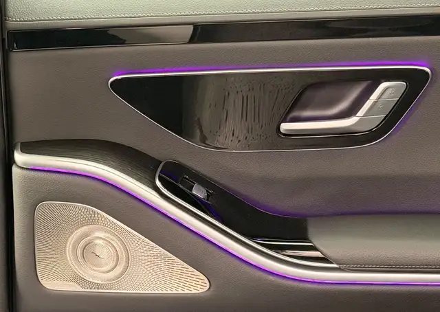 Mercedes-Benz S Class view 11