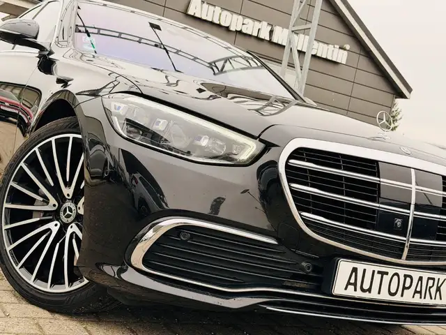 Mercedes-Benz S Class view 2