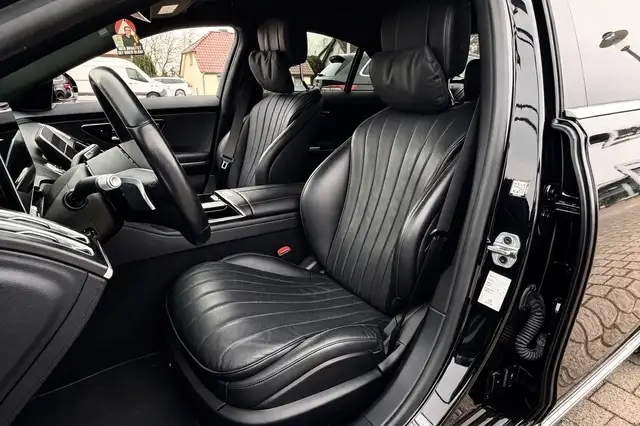 Mercedes-Benz S Class view 9