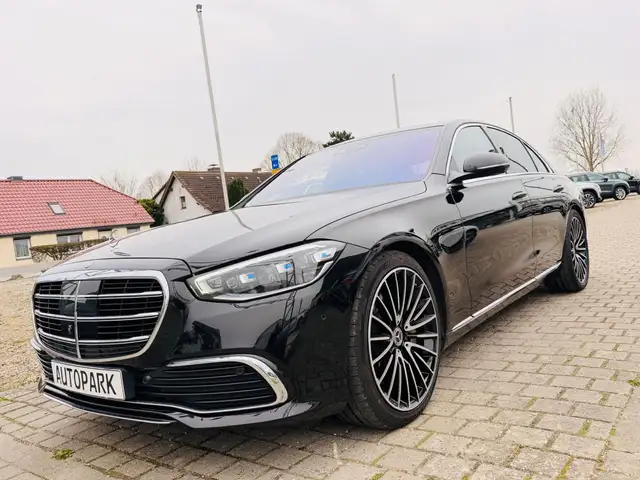 Mercedes-Benz S Class view 4