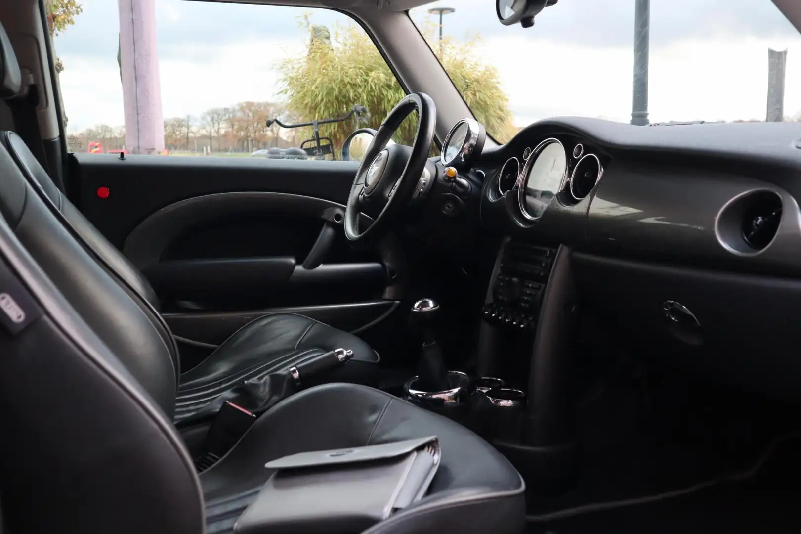 MINI Cooper One 1.6 Park Lane | NAP | Royal Grey Metallic | Le Gris - 2