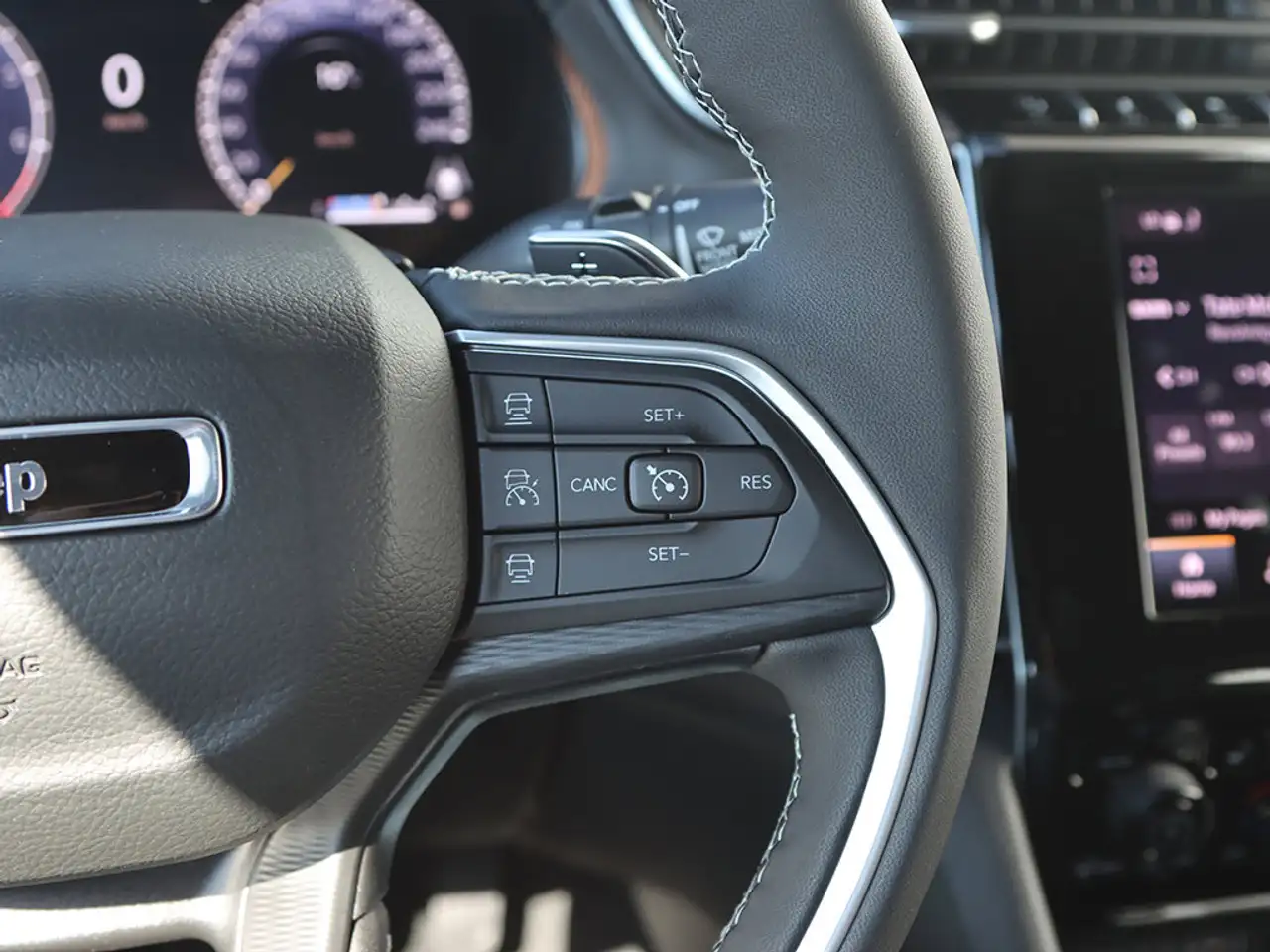 Jeep Grand Cherokee снимка Jeep Grand Cherokee