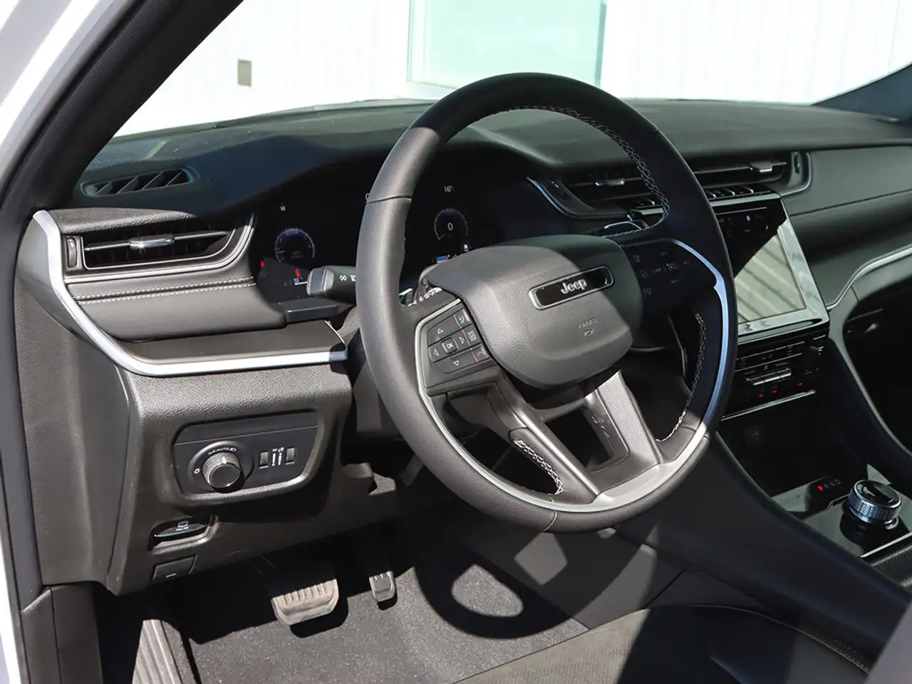 Jeep Grand Cherokee снимка Jeep Grand Cherokee