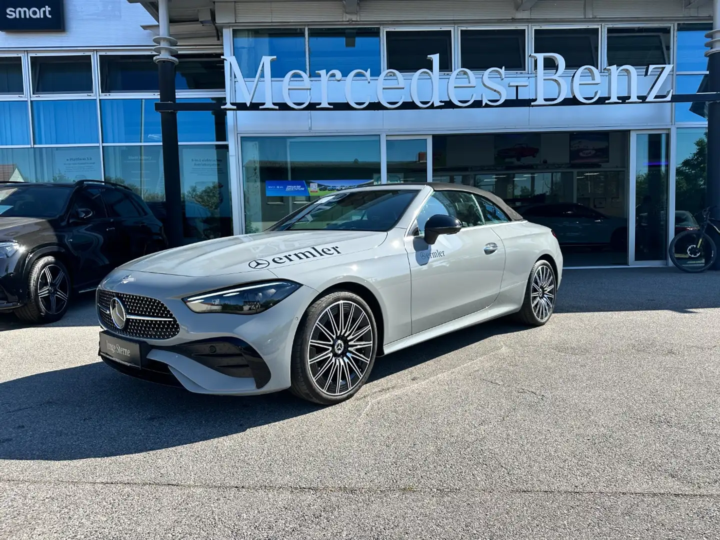 Mercedes-Benz CLE 300 4MATIC Cabriolet AMG Premium Plus Grau - 2