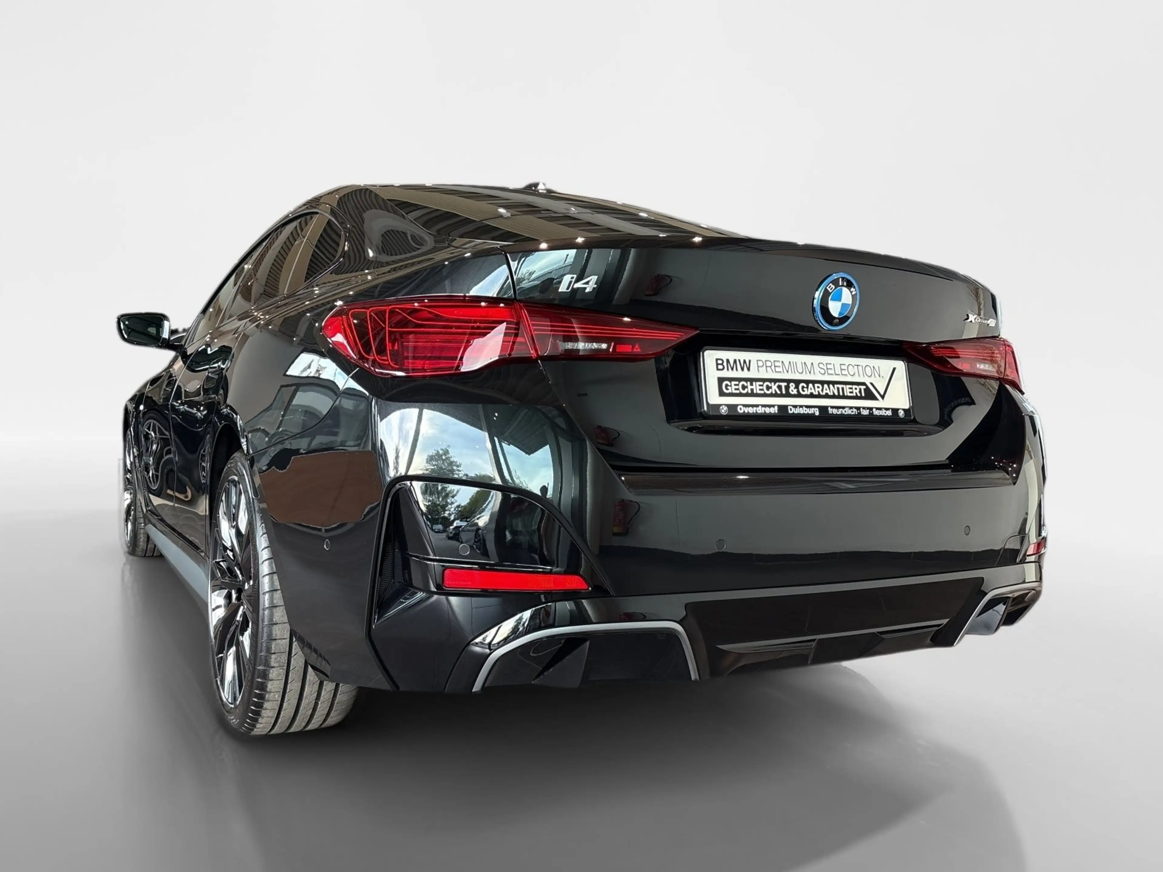 BMW i4 xDrive40 — photo 3