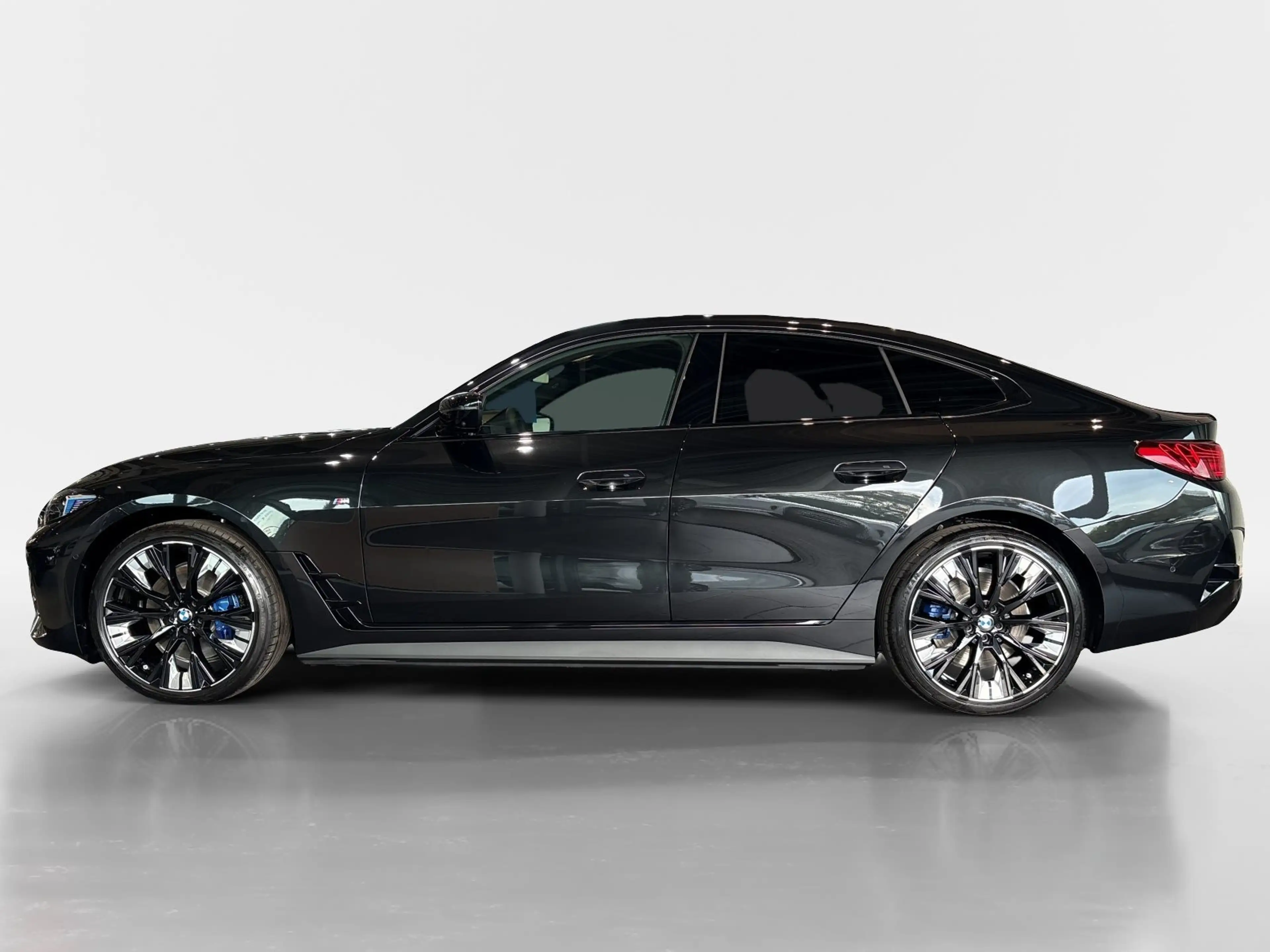 BMW i4 xDrive40 — photo 2