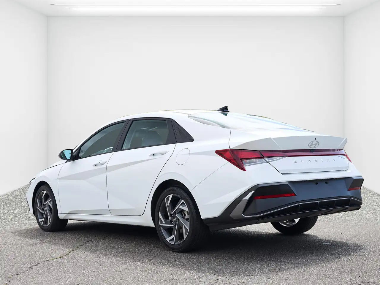 Hyundai ELANTRA снимка Hyundai ELANTRA