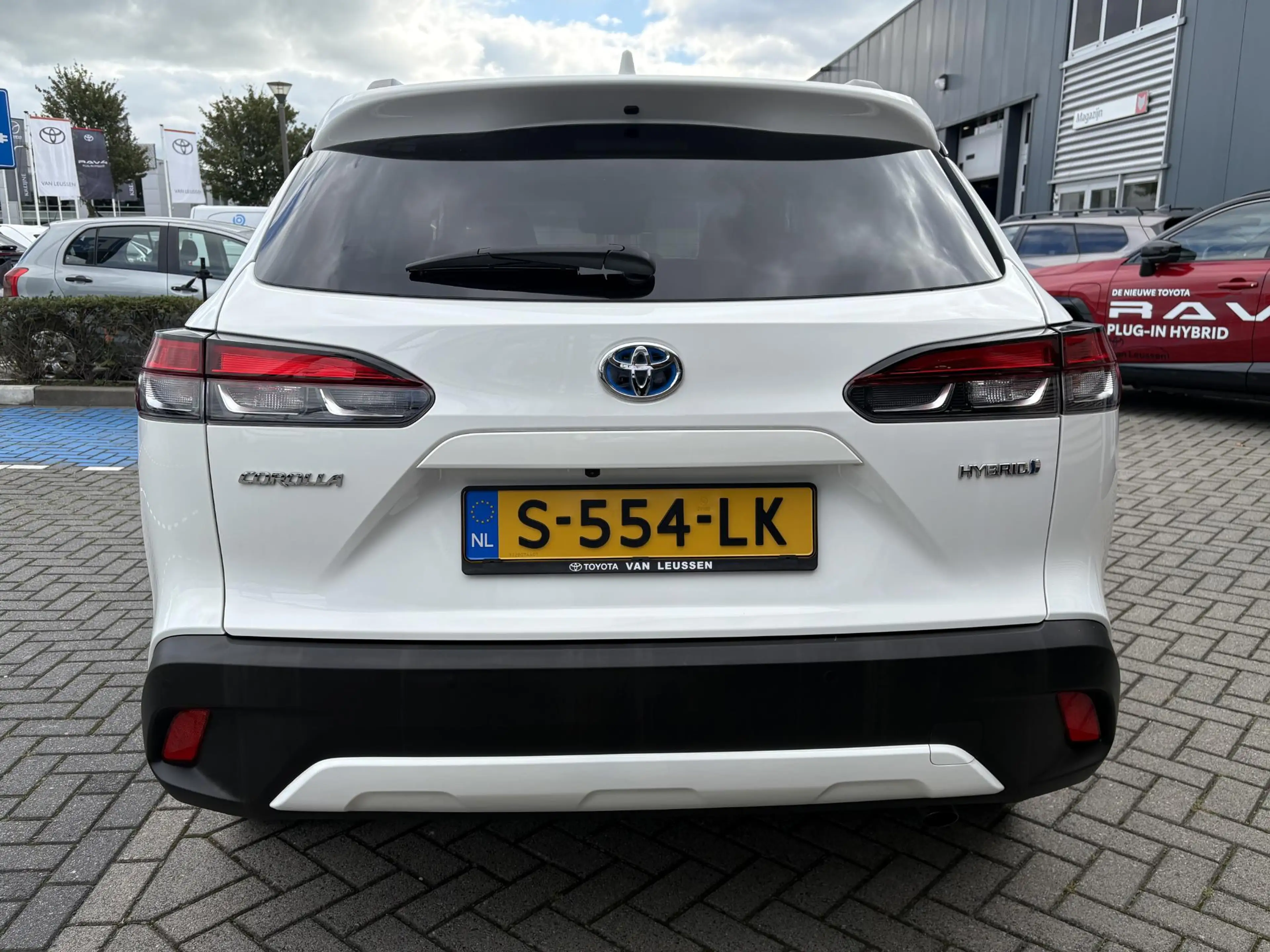 Toyota Corolla Cross 2.0 High Power Hybrid First Edition 1e EIGENAAR NL — photo 17