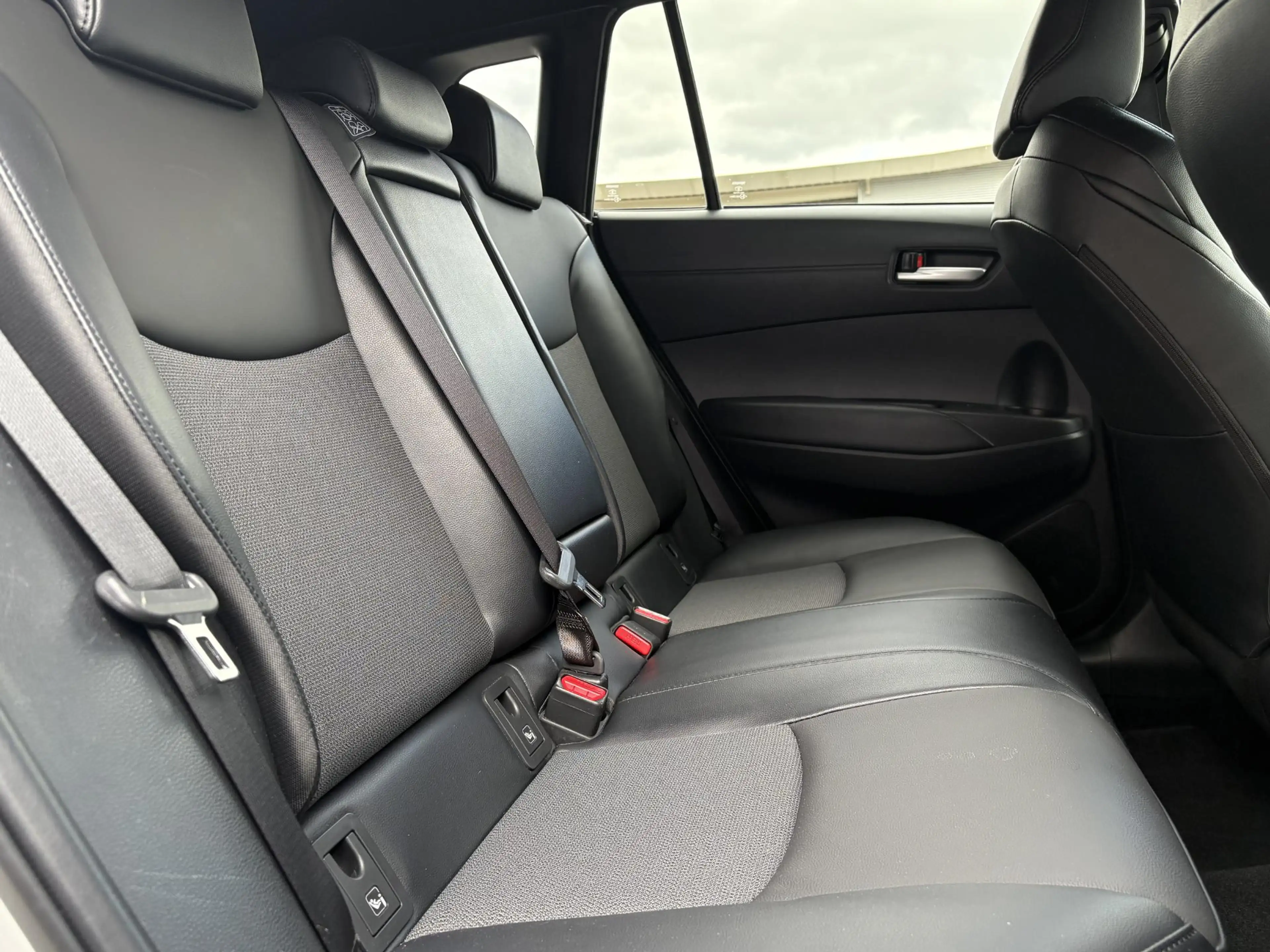 Toyota Corolla Cross 2.0 High Power Hybrid First Edition 1e EIGENAAR NL — photo 29