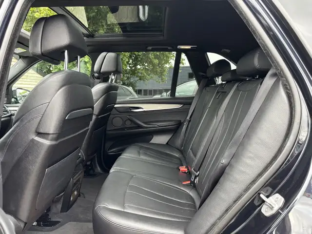 BMW X5 view 11