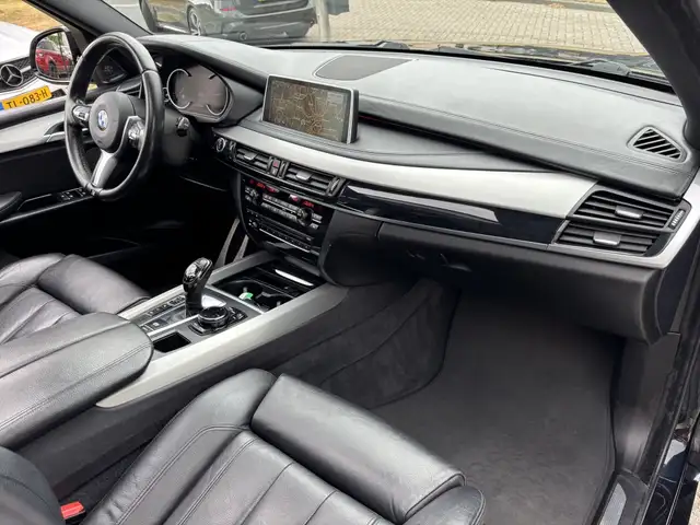 BMW X5 view 13